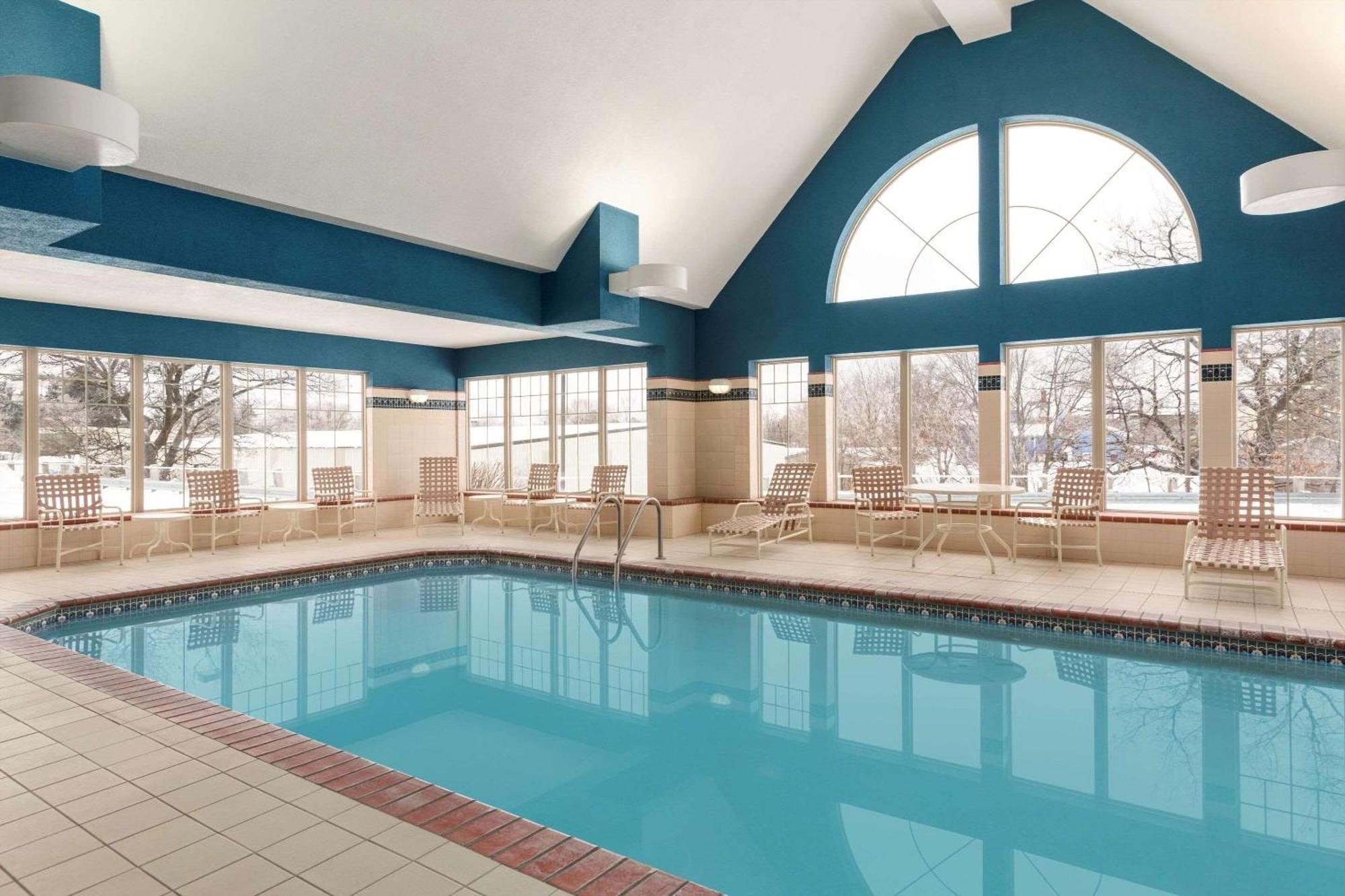 Country Inn & Suites By Radisson, Wausau, Wi Schofield ภายนอก รูปภาพ